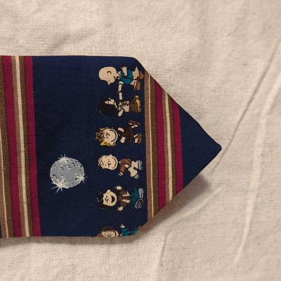 Peanuts Charlie Brown and Snoopy Tie "You Come Here Often?" - Picture 4 of 5